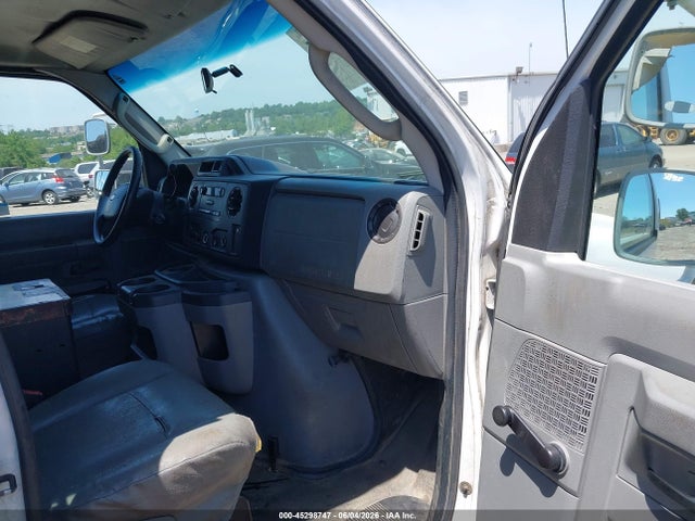 Ford E-350 Commercial