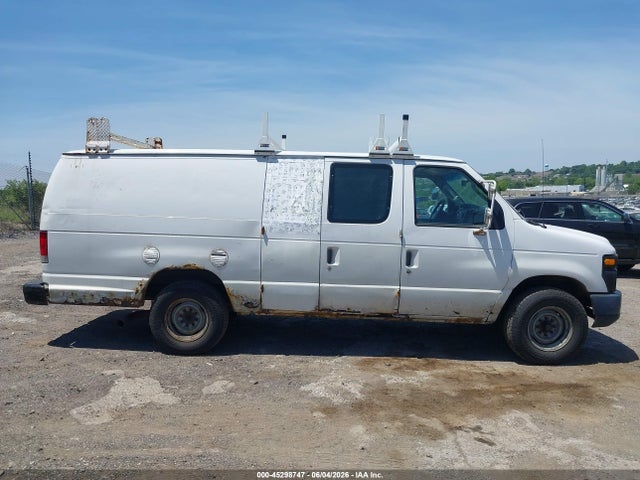 Ford E-350 Commercial