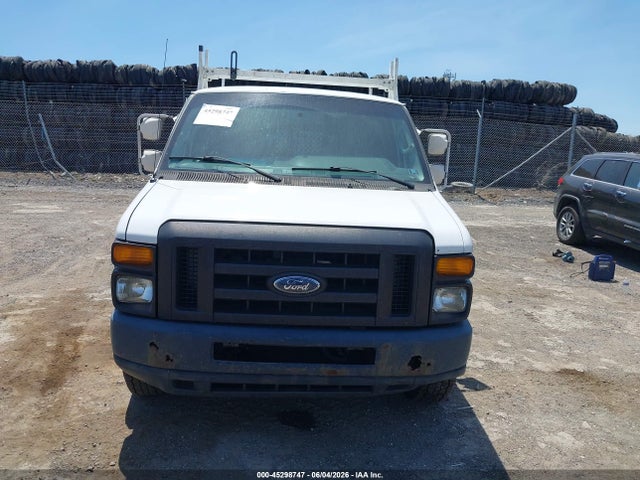 Ford E-350 Commercial