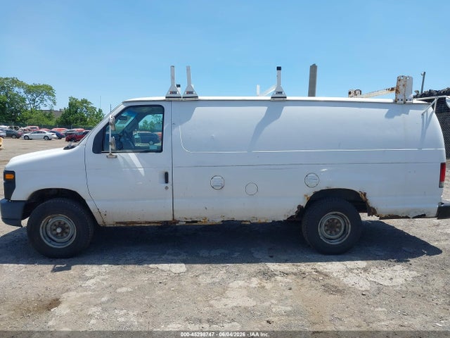 Ford E-350 Commercial