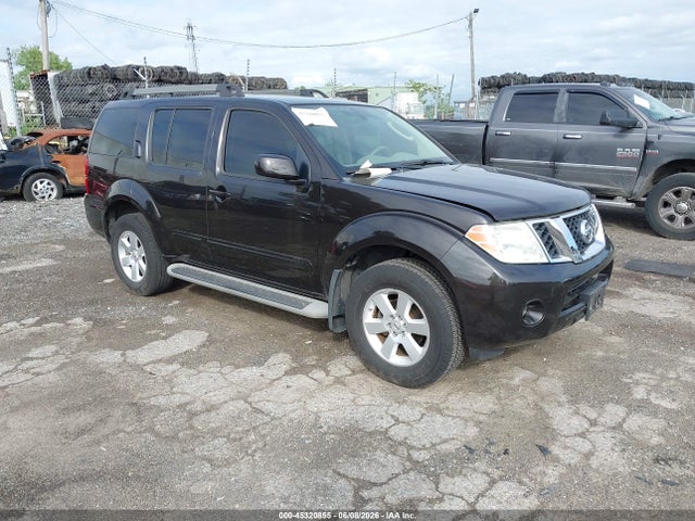 Salvage Nissan Pathfinder Image