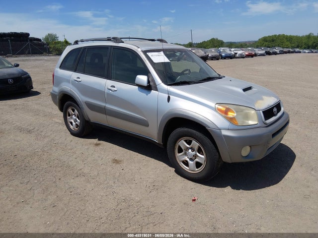 Salvage Toyota RAV4 Image