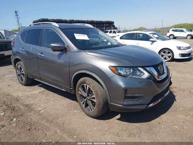Salvage Nissan Rogue Image