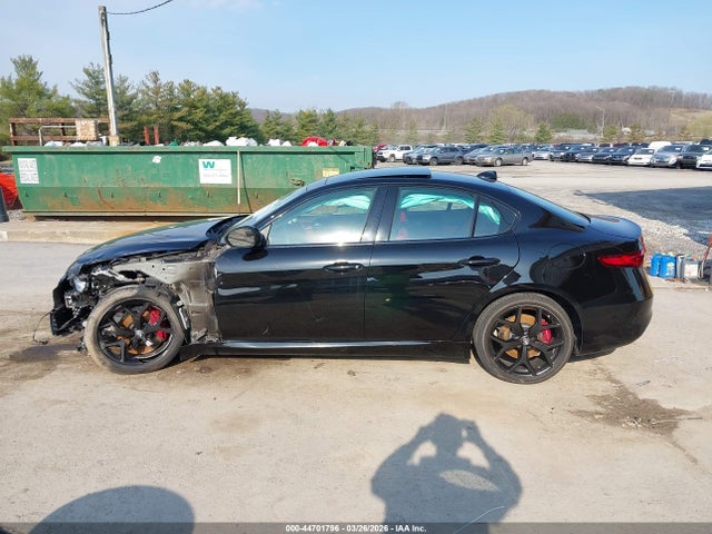 Alfa Romeo Giulia Ti Awd