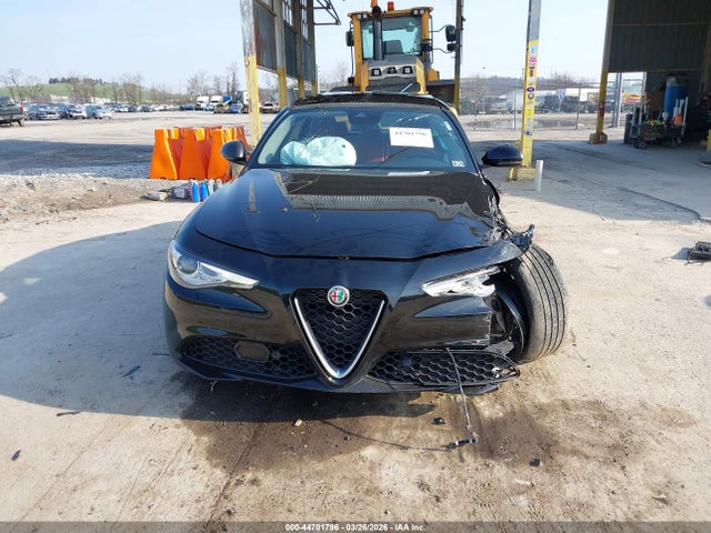 Alfa Romeo Giulia Ti Awd