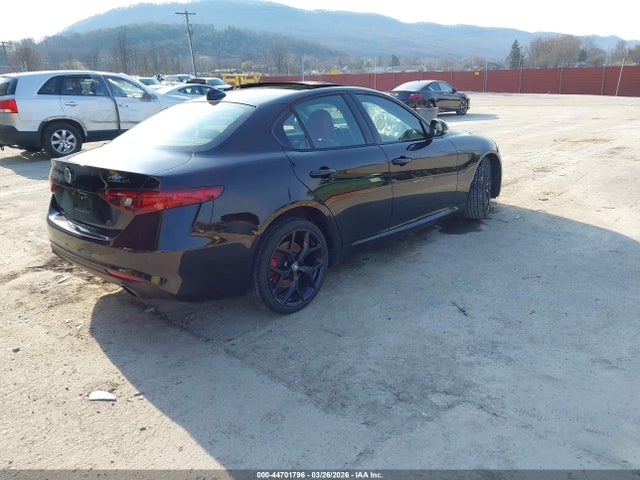 Alfa Romeo Giulia Ti Awd