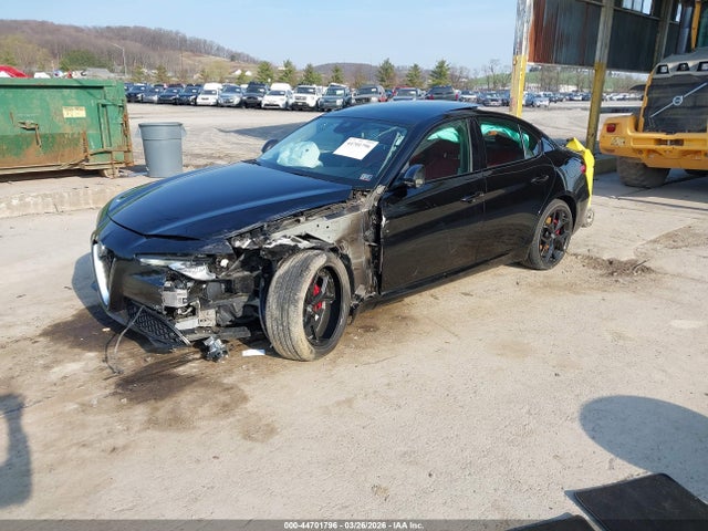 Alfa Romeo Giulia Ti Awd