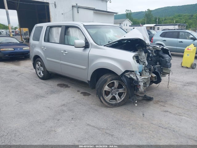 Salvage Honda Pilot Image