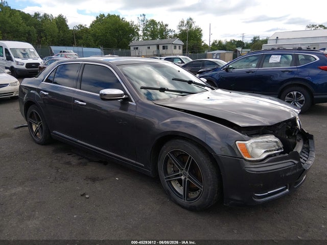 Salvage Chrysler 300 Image