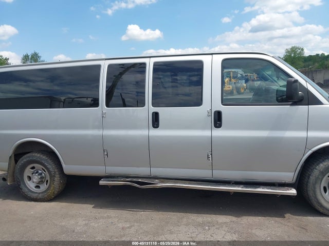 Chevrolet Express Lt