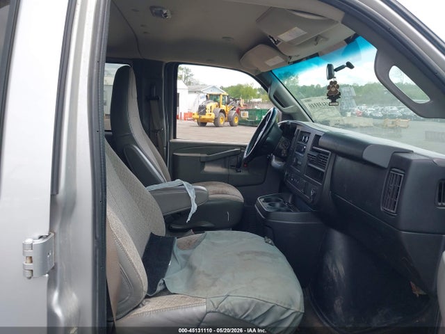 Chevrolet Express Lt