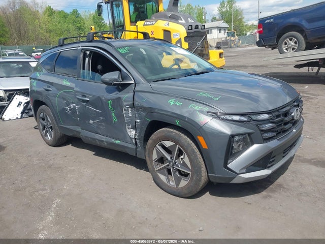 Salvage Hyundai TUCSON Image