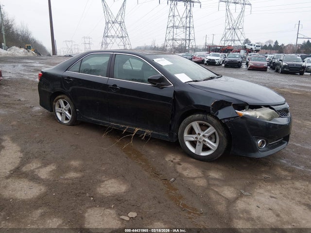 Salvage Toyota Camry Image