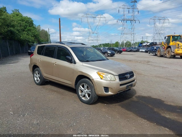 Salvage Toyota RAV4 Image