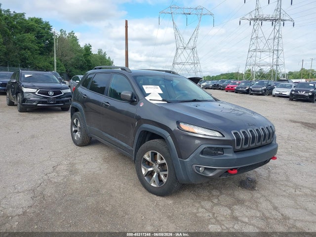 Salvage Jeep Cherokee Image