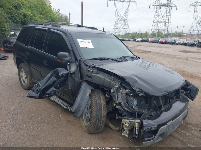 Salvage Chevrolet Trailblazer Image