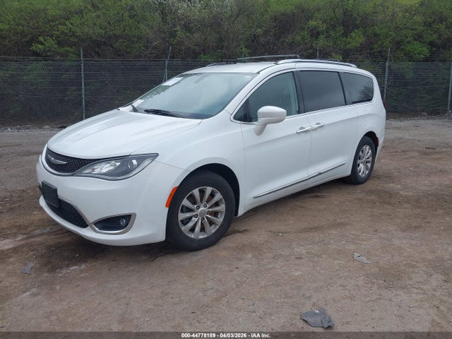 Chrysler Pacifica Touring L
