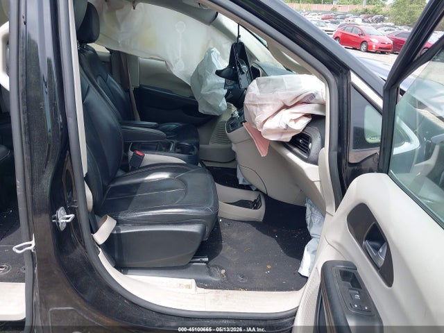 Chrysler Pacifica Touring-l