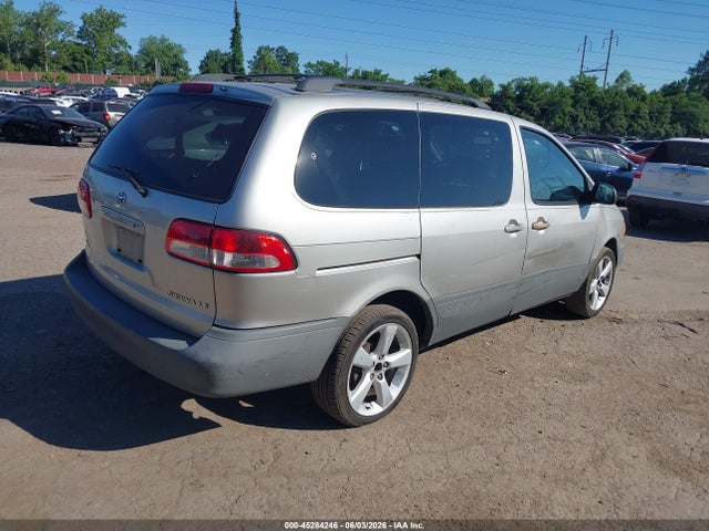 Toyota Sienna Le