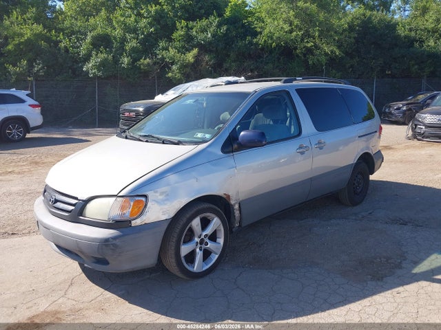 Toyota Sienna Le