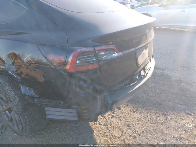 Tesla Model 3 Rear-wheel Drive