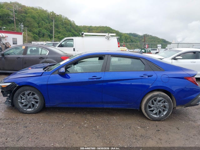 Hyundai ELANTRA Sel