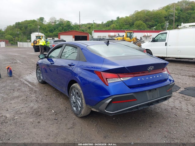 Hyundai ELANTRA Sel