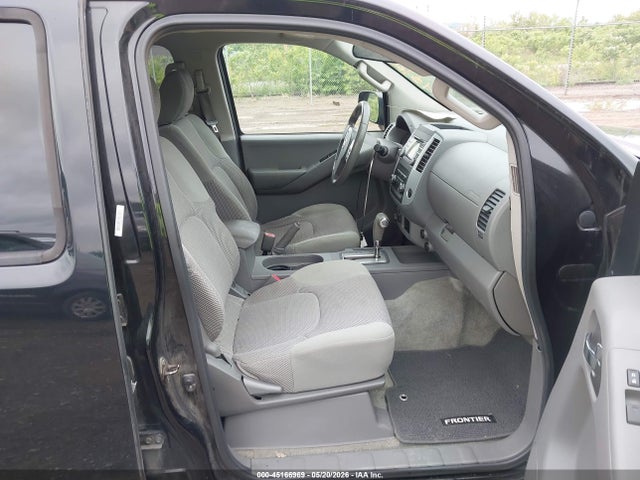 Nissan Frontier Sv
