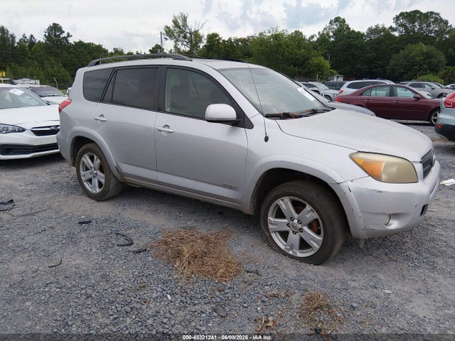 Salvage Toyota RAV4 Image