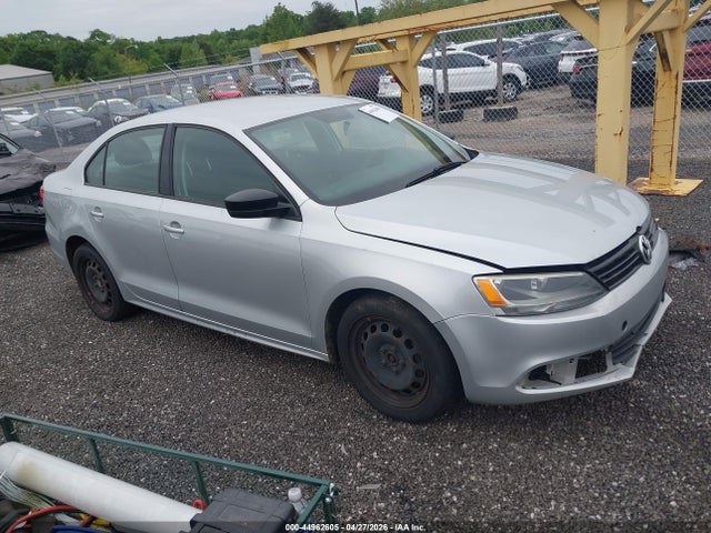 Salvage Volkswagen Jetta Image