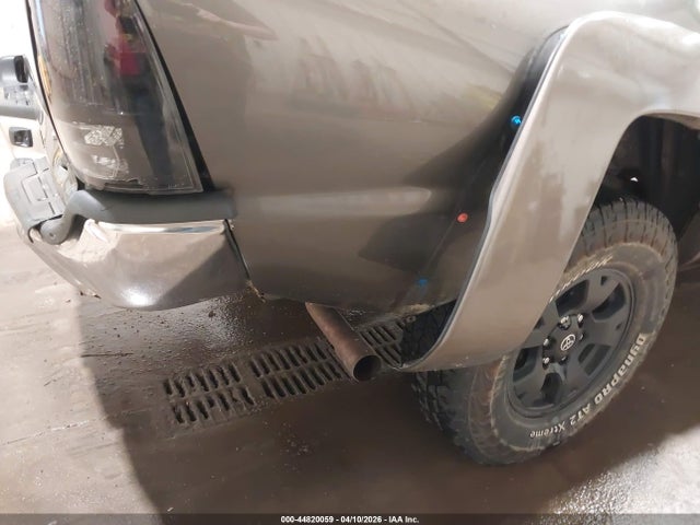 Toyota Tacoma Base V6