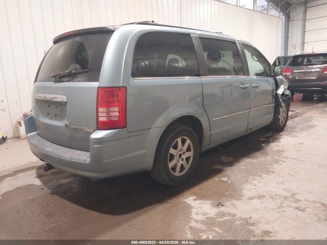 Chrysler Town & Country Touring