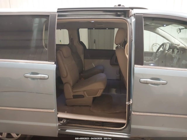 Chrysler Town & Country Touring