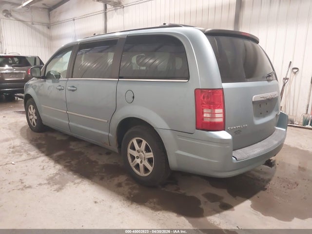 Chrysler Town & Country Touring