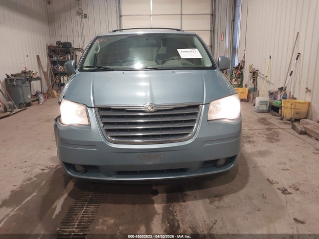 Chrysler Town & Country Touring