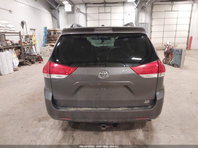 Toyota Sienna Le 7 Passenger