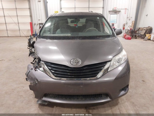 Toyota Sienna Le 7 Passenger