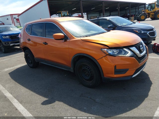 Salvage Nissan Rogue Image