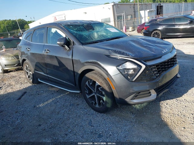 Salvage Kia Sportage Image