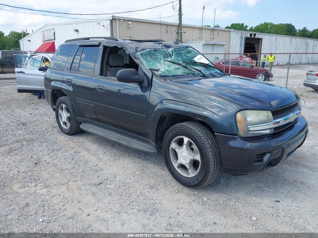 Salvage Chevrolet Trailblazer Image