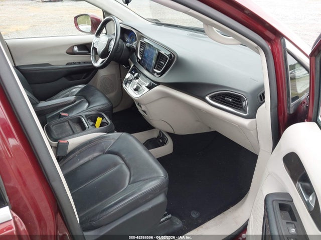 Chrysler Pacifica Touring-l