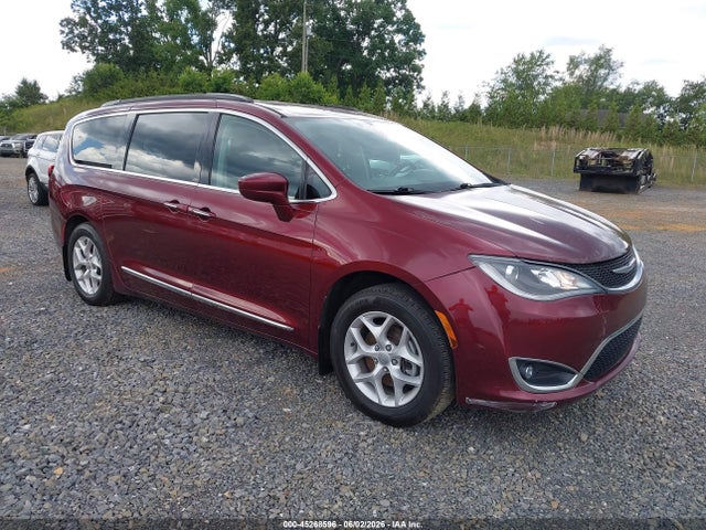 Salvage Chrysler Pacifica Image