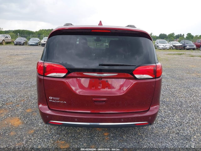 Chrysler Pacifica Touring-l