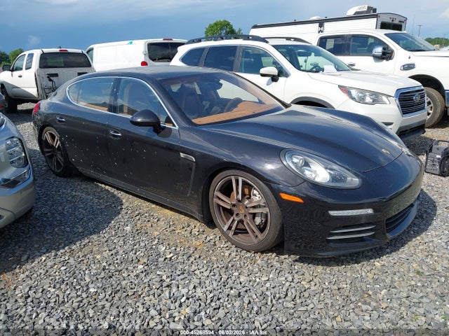 Salvage Porsche Panamera Image