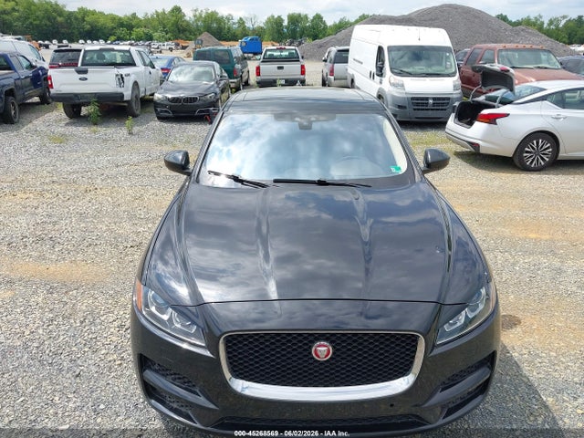 Jaguar F-PACE 30t Prestige