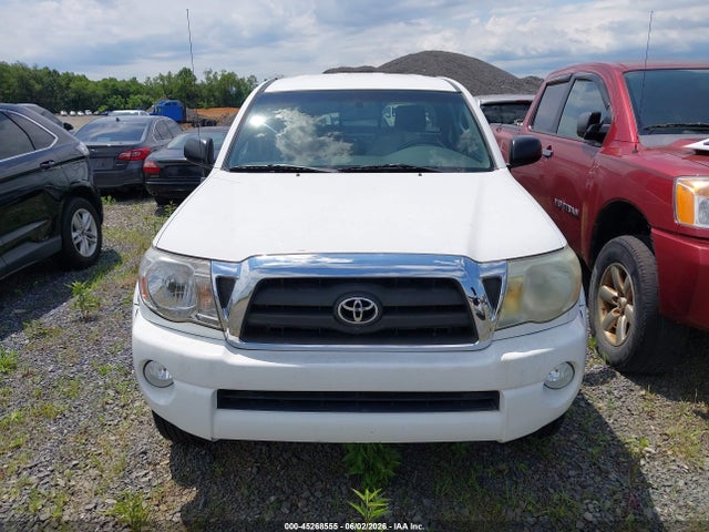 Toyota Tacoma Base V6