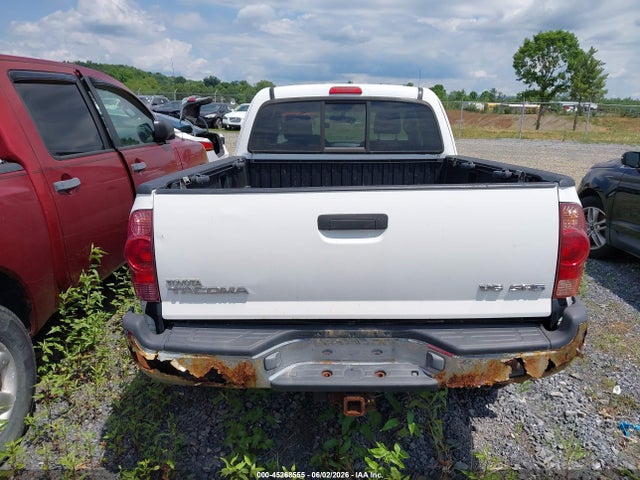 Toyota Tacoma Base V6