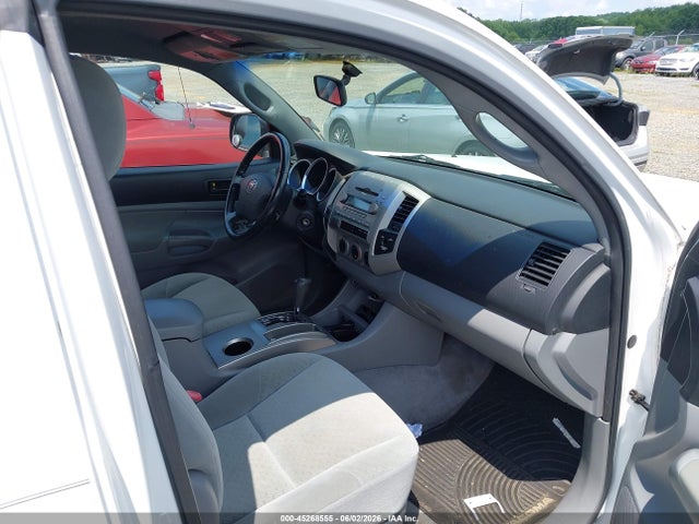 Toyota Tacoma Base V6