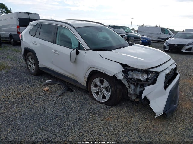 Salvage Toyota RAV4 Image