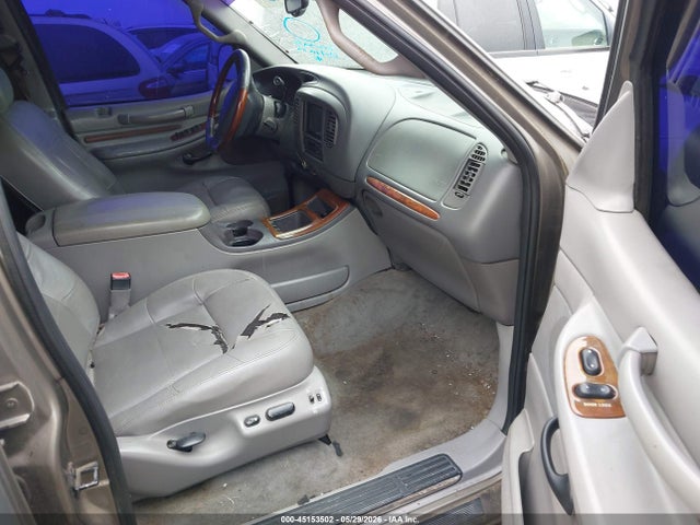 Lincoln Navigator